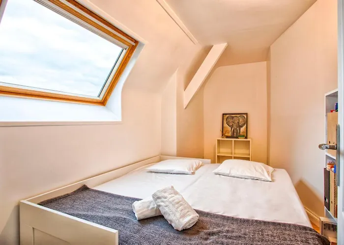 La Casa Sequoia - Peace And Quiet In The City *