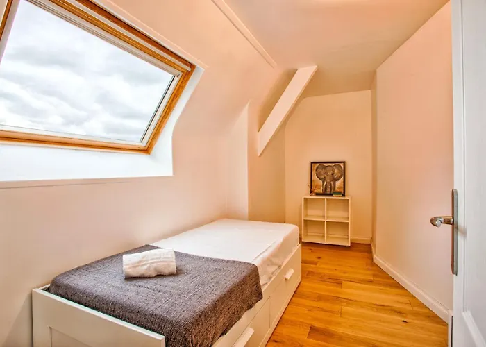 La Casa Sequoia - Peace And Quiet In The City *