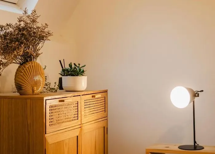 La Casa Sequoia - Peace And Quiet In The City Кан